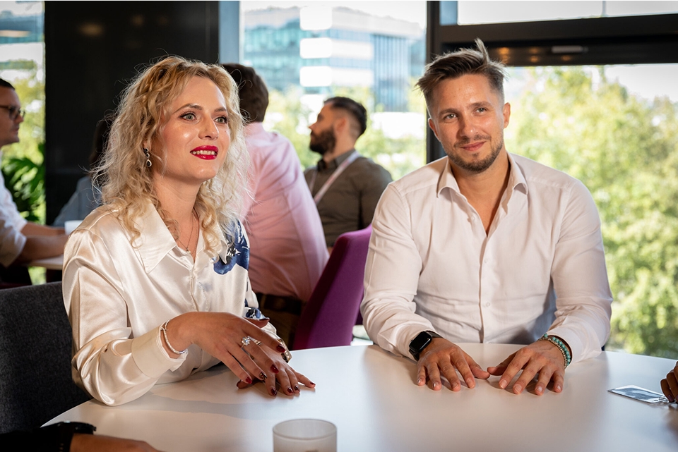 Garret team chatting